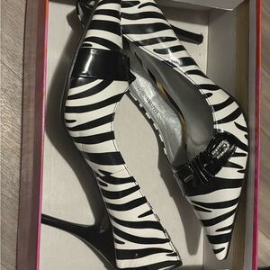 Stylish Zebra Print Women's Heels